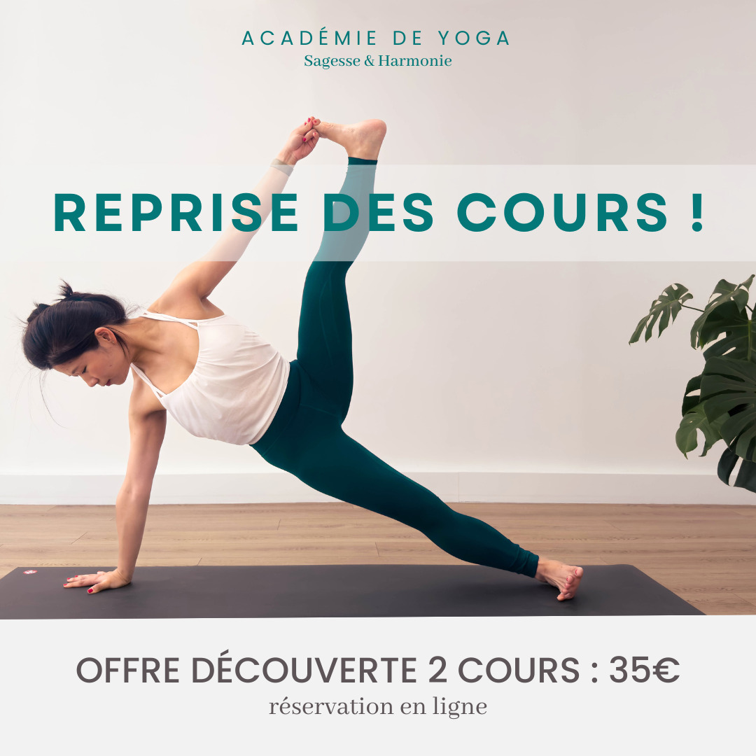 Femme faisant du Yoga dans le studio Académie de Yoga Sagesse Harmonie à Paris 15 (75015)